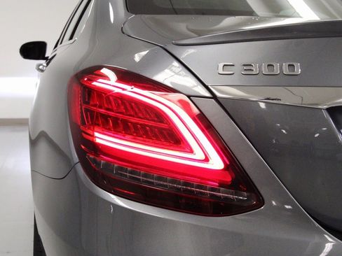 Used 2019 Mercedes-Benz C 300 4MATIC Sedan image 11
