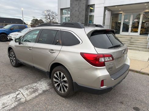 Used 2017 Subaru Outback 2.5i Limited image 9