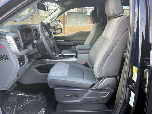 New 2025 Ford F350 XLT w/ Black Appearance Package image 11