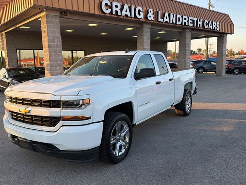 Used 2019 Chevrolet Silverado 1500 Custom w/ Custom Convenience Package AWD/4WD image 3