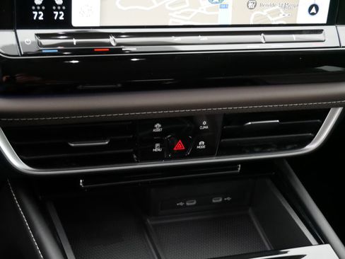 Certified 2024 Volkswagen Atlas SEL AWD/4WD image 23