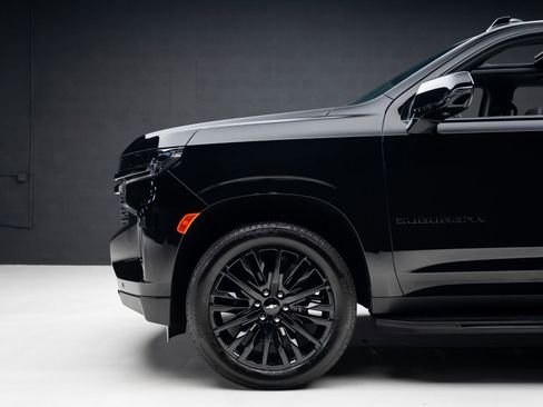 Used 2024 Chevrolet Suburban RST w/ Luxury Package image 18