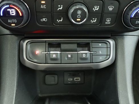 Used 2022 GMC Acadia AT4 w/ Technology Package AWD/4WD image 47