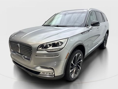 Used 2020 Lincoln Aviator Reserve w/ Equipment Group 202A AWD/4WD image 2