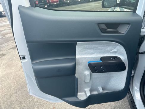 New 2025 Ford Maverick XLT image 26