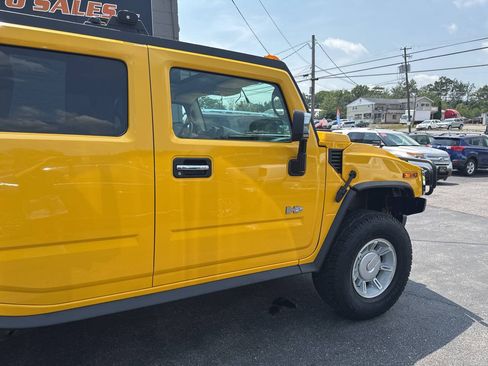 Used 2003 HUMMER H2 w/ Preferred Equipment Group AWD/4WD image 10
