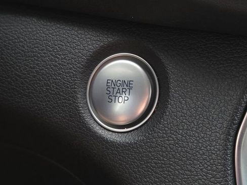 Used 2019 Hyundai Santa Fe SEL FWD image 13