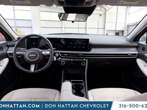 Used 2025 Hyundai Sonata SEL FWD image 4
