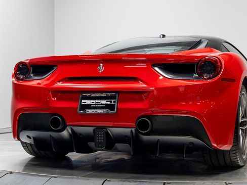 Used 2018 Ferrari 488 GTB image 71