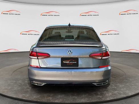 Used 2021 Volkswagen Passat 2.0T R-Line FWD image 9