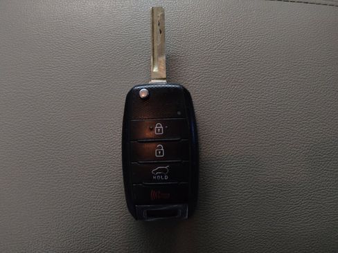 Used 2016 Kia Sorento EX image 32