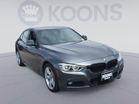 Used 2017 BMW 330i xDrive Sedan AWD/4WD image 4