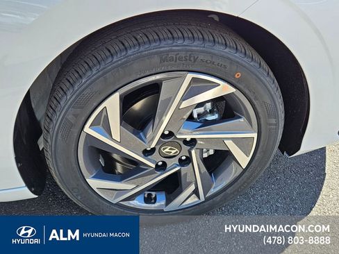 New 2025 Hyundai Elantra Sport image 11