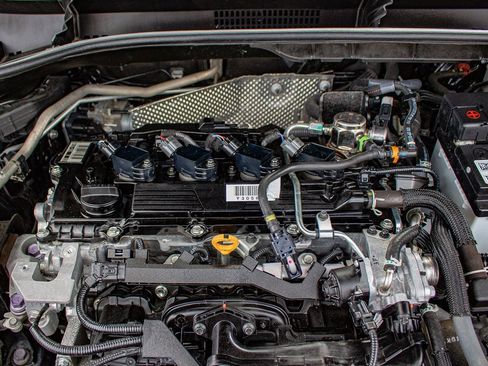 Used 2023 Toyota Corolla Cross LE image 32