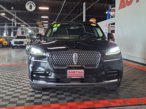 Used 2022 Lincoln Aviator AWD image 2
