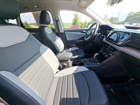 Certified 2023 Volkswagen Taos SEL AWD/4WD image 10