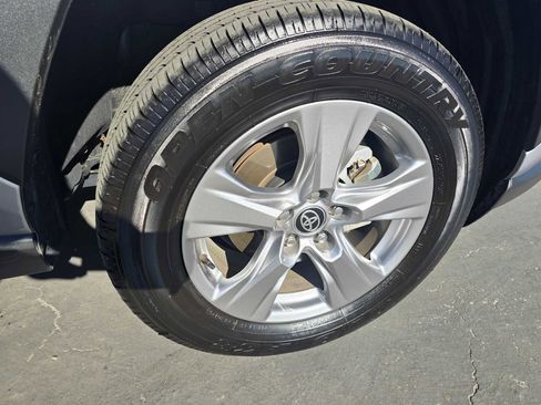 Used 2025 Toyota RAV4 XLE image 9