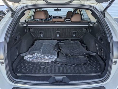 Used 2022 Subaru Outback Touring AWD/4WD image 11