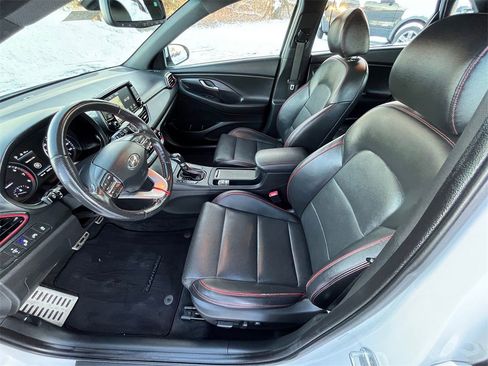 Used 2018 Hyundai Elantra GT Sport w/ Sport Tech Package 04 image 10