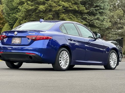 Used 2022 Alfa Romeo Giulia Sprint image 4