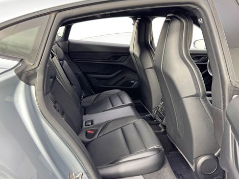 Used 2021 Porsche Taycan image 39