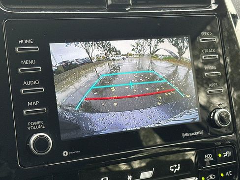 Used 2021 Toyota Prius LE image 19