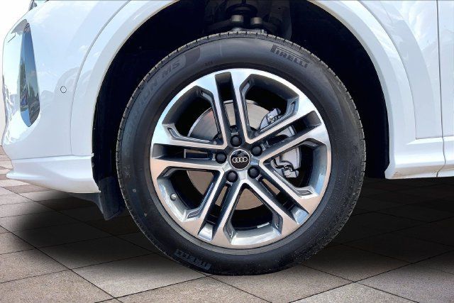 Used 2025 Audi Q5 Premium w/ Convenience Package AWD/4WD image 9