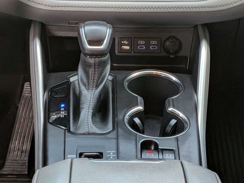Used 2022 Toyota Highlander XLE FWD image 22