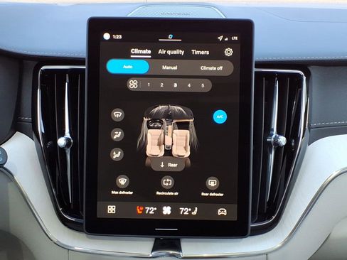 New 2026 Volvo XC60 B5 Ultra w/ Climate Package image 18