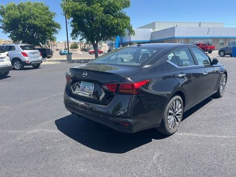 Used 2025 Nissan Altima 2.5 SV FWD image 4