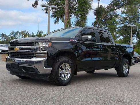 Used 2022 Chevrolet Silverado 1500 LT AWD/4WD image 2