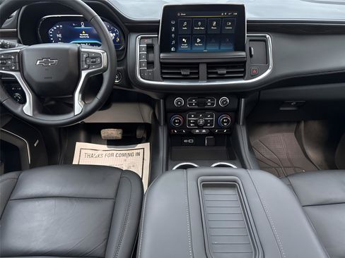 Used 2024 Chevrolet Suburban Z71 w/ Luxury Package image 17