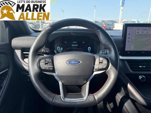 Used 2025 Ford Explorer ST-Line w/ ST-Line Street Pack AWD/4WD image 11