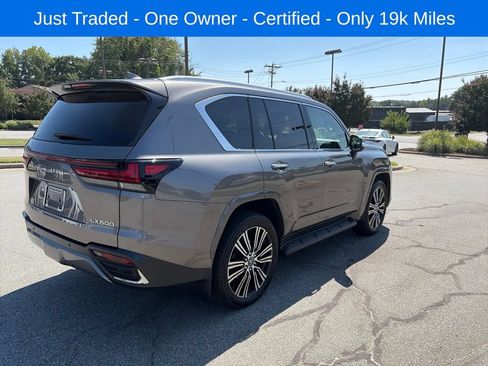 Used 2024 Lexus LX 600 4WD w/ Luxury Package image 4