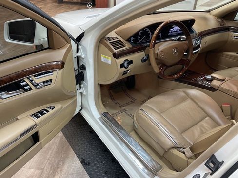 Used 2010 Mercedes-Benz S 550 4MATIC image 18