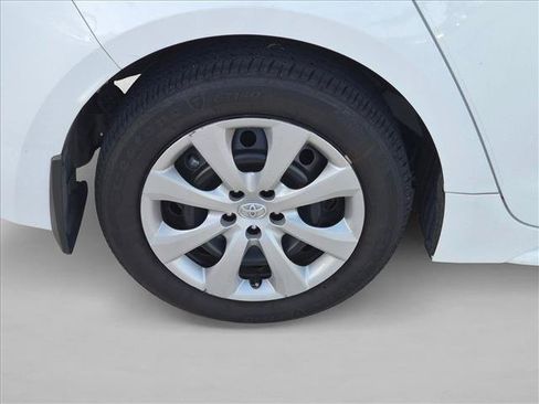 Used 2025 Toyota Corolla LE FWD image 7