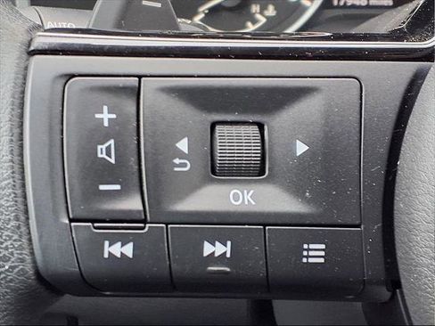 Certified 2021 Nissan Rogue S image 24