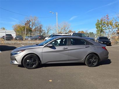 Certified 2022 Hyundai Elantra SEL w/ Cargo Package