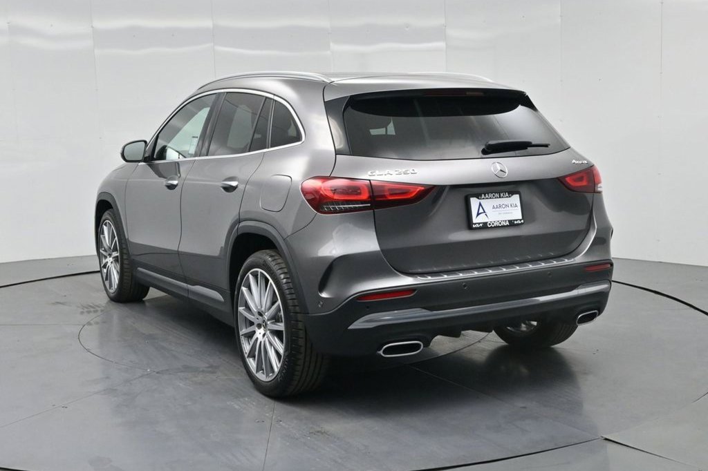 Used 2022 Mercedes-Benz GLA 250 4MATIC image 3