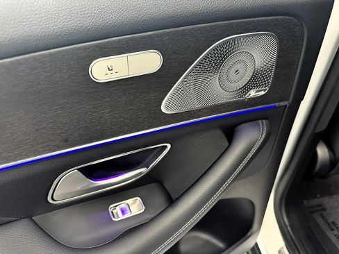 Used 2020 Mercedes-Benz GLE 350 4MATIC w/ Premium Package image 39