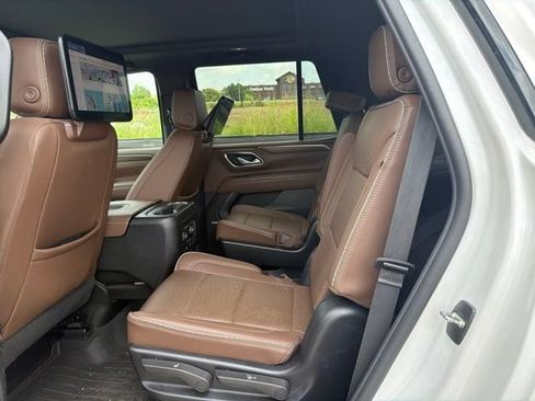 Used 2023 Chevrolet Tahoe High Country w/ Advanced Technology Package AWD/4WD image 16