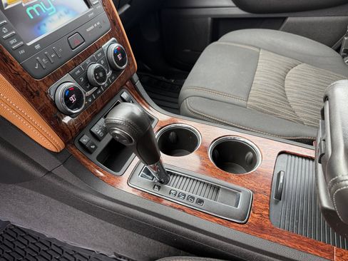 Used 2013 Chevrolet Traverse LT image 13