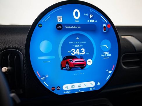 Certified 2025 MINI Cooper S image 27