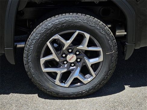 New 2025 GMC Sierra 1500 SLE image 5