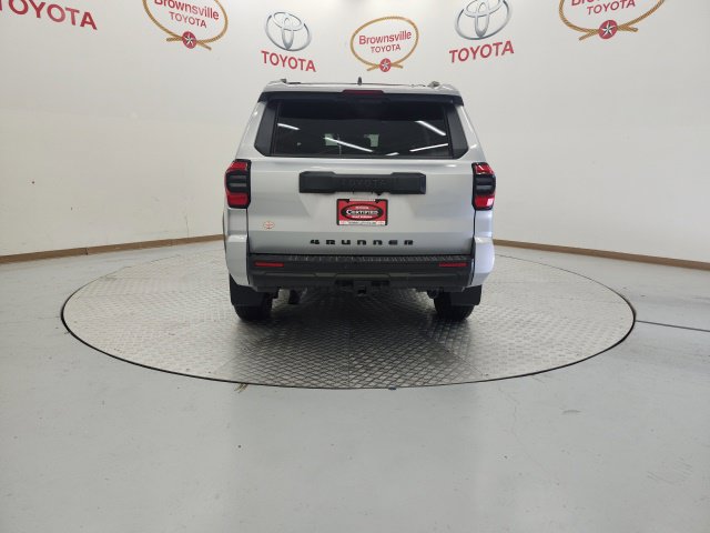 Used 2025 Toyota 4Runner SR5 AWD/4WD image 7