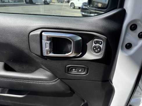 Used 2020 Jeep Gladiator Rubicon image 16