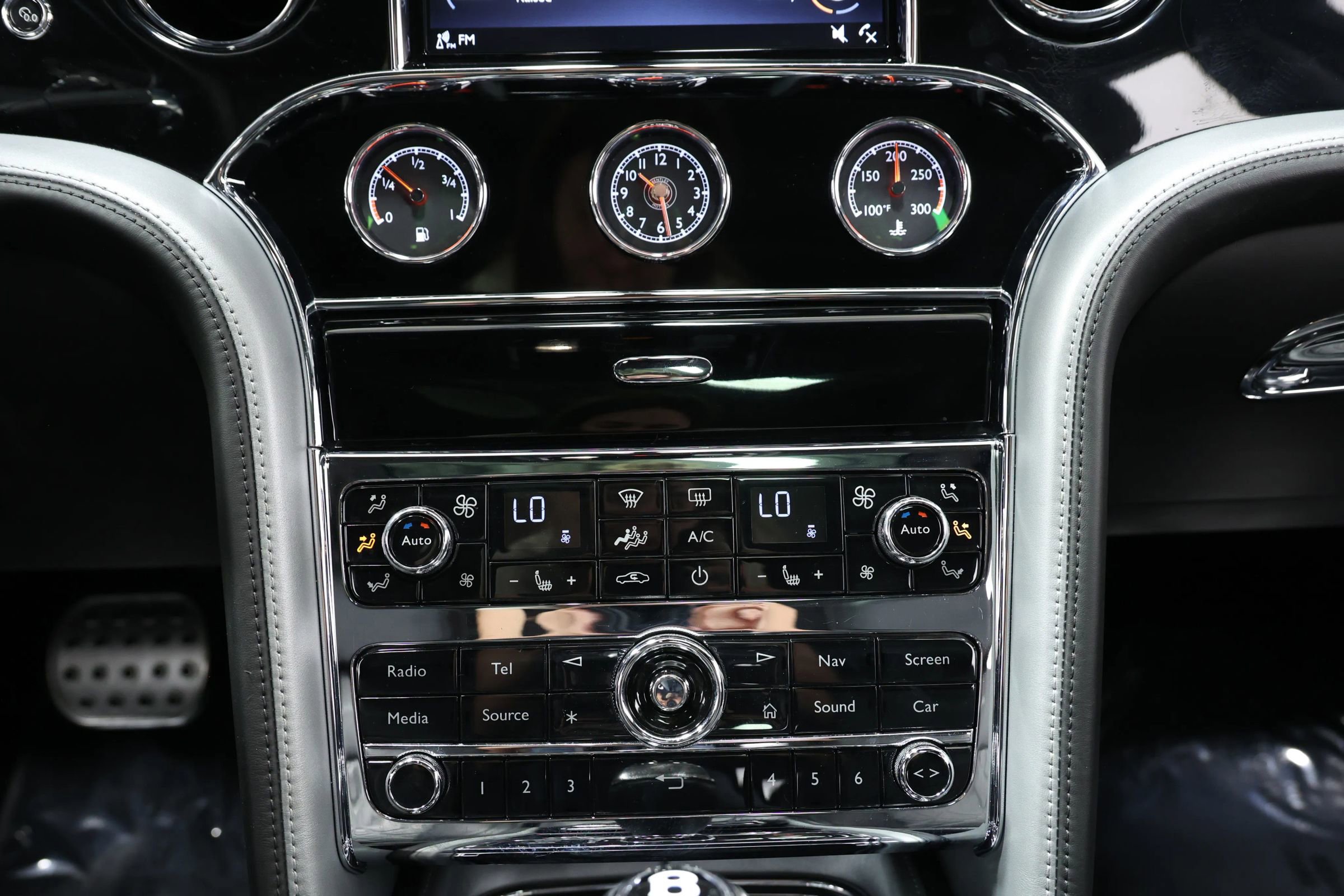 Used 2018 Bentley Mulsanne RWD image 51