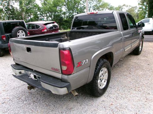 Used 2006 Chevrolet Silverado 1500 LT w/ Light Duty Power Package AWD/4WD image 18