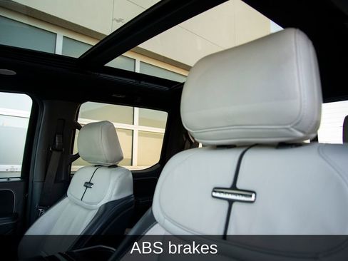 Used 2022 Ford F150 Lightning Platinum image 16