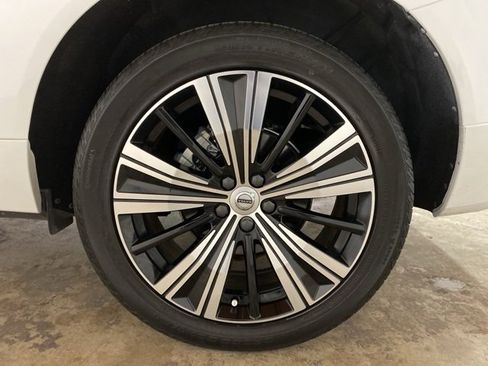 Used 2023 Volvo XC60 B5 Plus w/ Protection Package Premier image 29